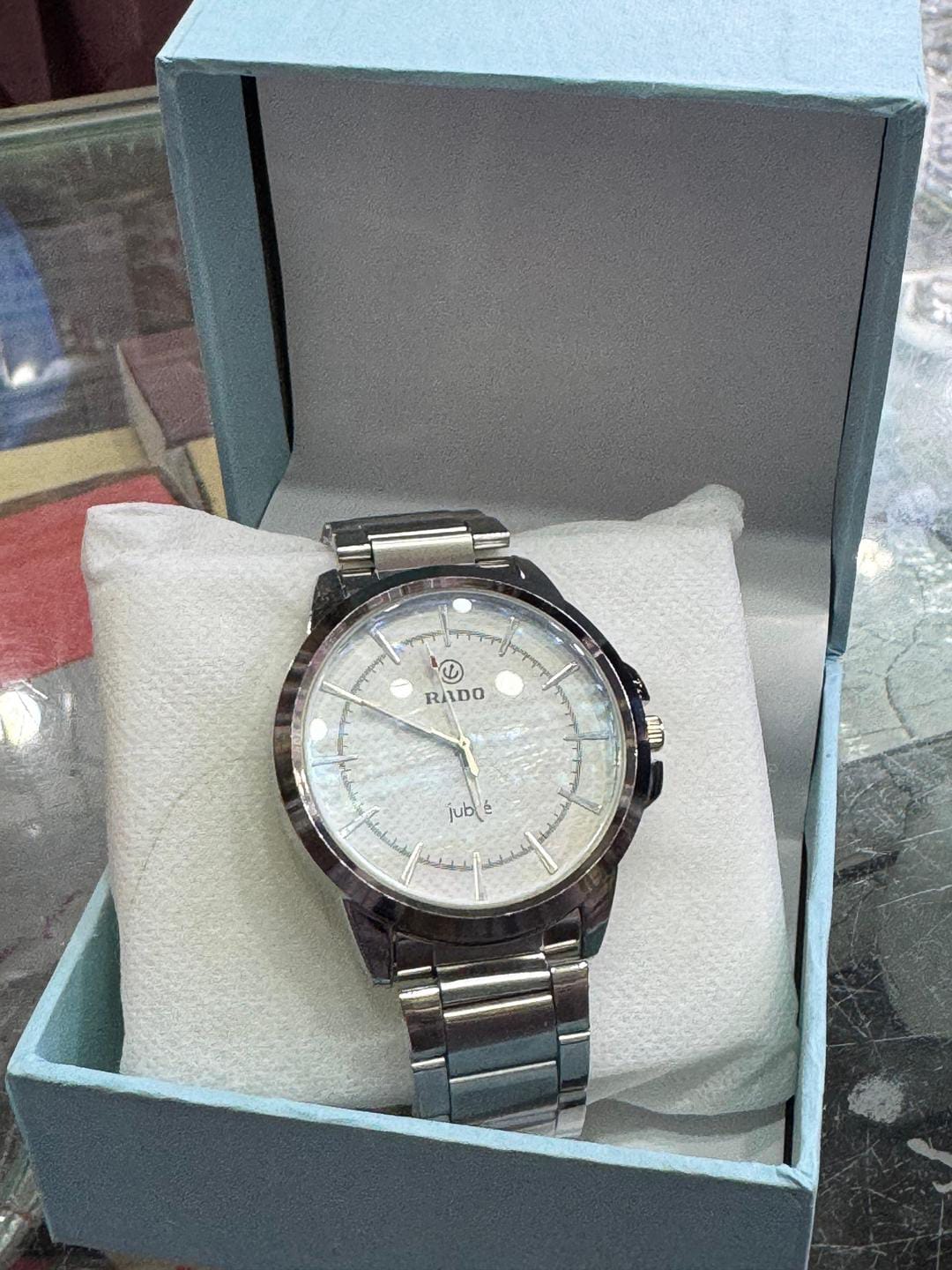 Mens silver chain strap quartz watch -1 pc chronograph and water resistant